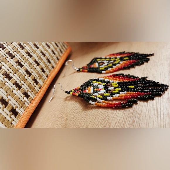 Colorful Native Beaded Earrings & Wallet Set - Picture 2 of 9